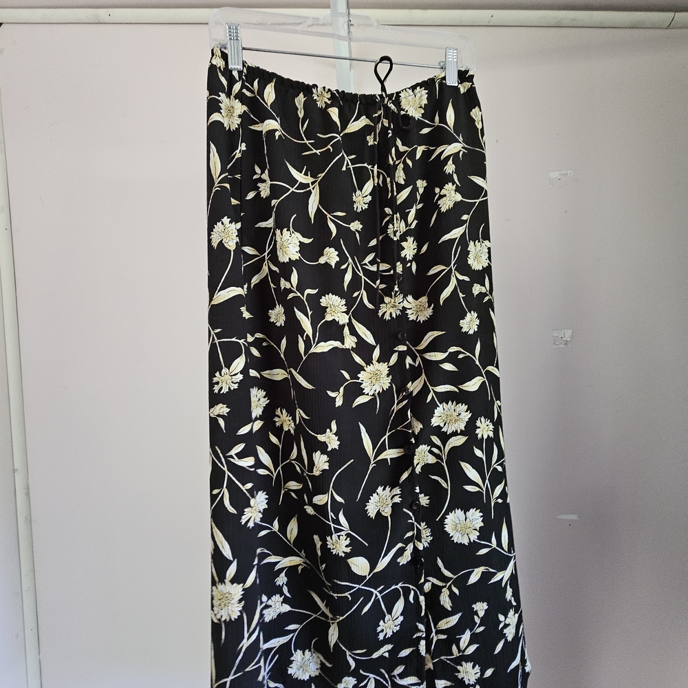 TRULY Black and Cream Floral Midi Skirt